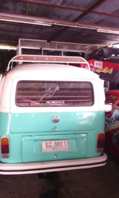 รถโฟล์คตู้แตงโม สีเขียวหลังคาขาว ทูโทน คลาสสิก ปี 82 รถโฟล์คตู้แตงโม สีเขียวหลังคาขาว ทูโทน คลาสสิก ปี 82