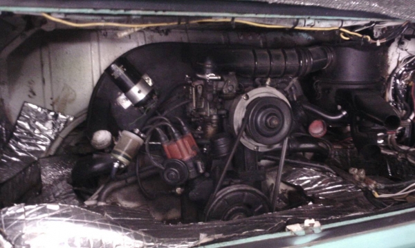 รถโฟล์คตู้แตงโม สีเขียวหลังคาขาว ทูโทน คลาสสิก ปี 82 รถโฟล์คตู้แตงโม สีเขียวหลังคาขาว ทูโทน คลาสสิก ปี 82