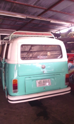 รถโฟล์คตู้แตงโม สีเขียวหลังคาขาว ทูโทน คลาสสิก ปี 82 รถโฟล์คตู้แตงโม สีเขียวหลังคาขาว ทูโทน คลาสสิก ปี 82