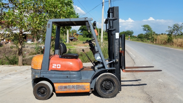 ส่งแล้วรถยก TOYOTA 6FGยก2.0ตันเสาสูง3เมตรยางตันใหม่หน้าหลังรถนอกนำเข้ายังไม่เคยใช้งานในเมืองไทยเลย=รุ่นใหม่ขาย