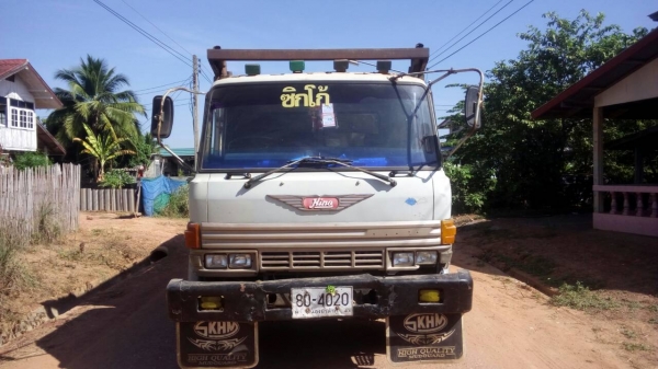 ขายรถ10ล้อดั้มKT725เครือง180แรงวางหัวลงเล่มแล้วพร้อมโอน