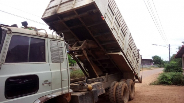 ขายรถ10ล้อดั้มKT725เครือง180แรงวางหัวลงเล่มแล้วพร้อมโอน