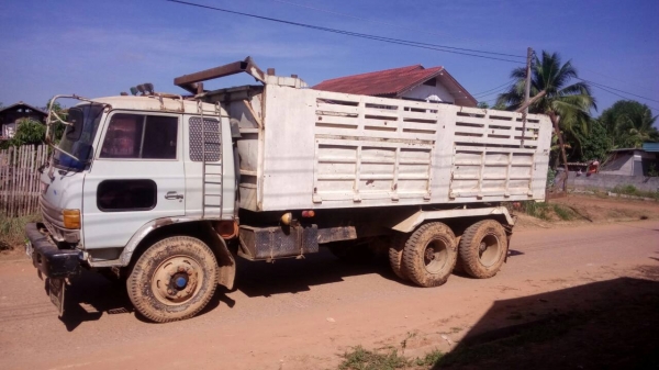 ขายรถ10ล้อดั้มKT725เครือง180แรงวางหัวลงเล่มแล้วพร้อมโอน