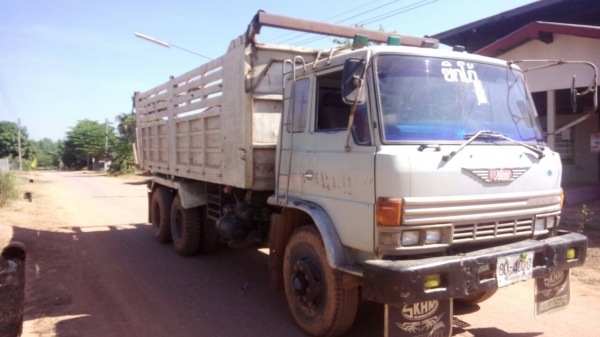 ขายรถ10ล้อดั้มKT725เครือง180แรงวางหัวลงเล่มแล้วพร้อมโอน