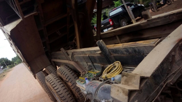 ขายรถ10ล้อดั้มKT725เครือง180แรงวางหัวลงเล่มแล้วพร้อมโอน