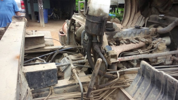 ขายรถ10ล้อดั้มKT725เครือง180แรงวางหัวลงเล่มแล้วพร้อมโอน