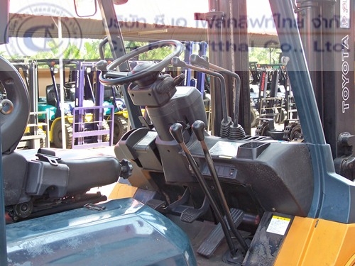 ขาย รถโฟล์คลิฟท์ TOYOTA รุ่น 7FG40