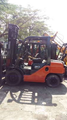 รถยกฟอร์คลิฟท์ Forklift TOYOTA 8FD30 ดีเซล เกียร์ออโต้  ขนาด 3.0 ตัน