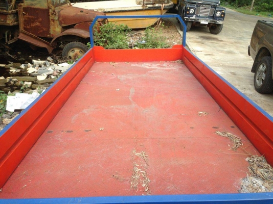 ขายครับกระบะเหล็กสั่งทำแต่ไม่ได้ใช้ ยาว5เมตร กว้าง210 ไฟท้ายLED เป็นเหล็กทั้งลูก ขาย 35000 บาท