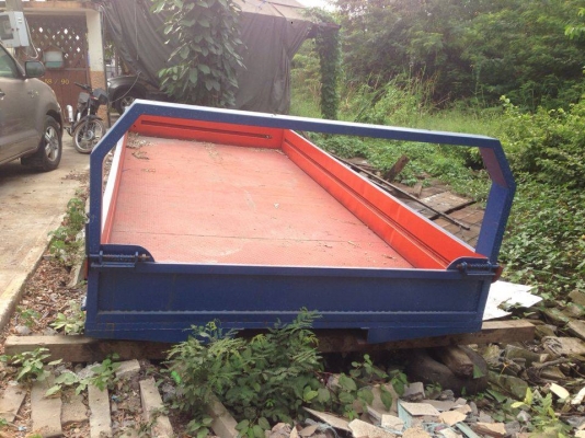 ขายครับกระบะเหล็กสั่งทำแต่ไม่ได้ใช้ ยาว5เมตร กว้าง210 ไฟท้ายLED เป็นเหล็กทั้งลูก ขาย 35000 บาท