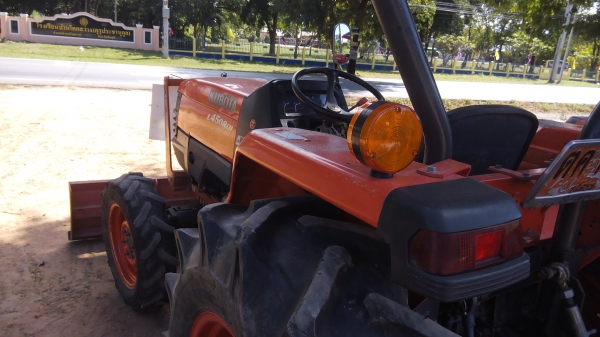 ขายรถไถคูโบต้าL4508 di สเปเชียล ใบมีดดันหน้าผาลหลังพร้อมใช้งาน