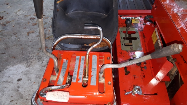 รถบรรทุกการเกษตรและก่อสร้างนั่งขับ รหัสสินค้า T- 13