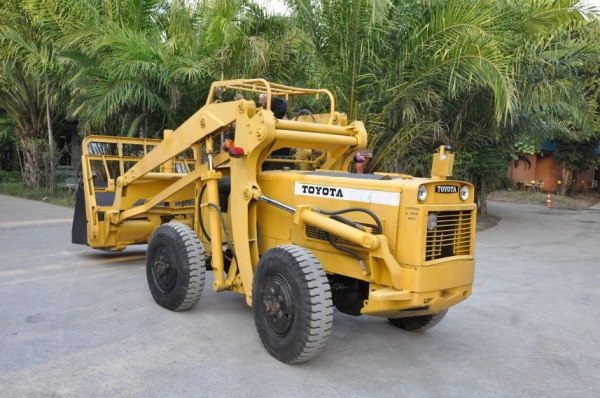 ขายรถตักTOYOTA SY ดีเซลขับ4ล้อ สวยเดิมจากญี่ปุ่น งากระดก ยังไม่เคยใช้ในไทย 180,000เท่านั้น
