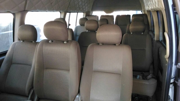 เบาะรถตู้4แถว คนขับ คนนั่งข้างด้วย ตามรูปครับ6000บาท อยู่ดอนเมืองTEL0890671028 ID Line arnat1028