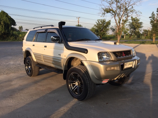 ขาย MITSUBISHI G-WAGON 4WD ขาย MITSUBISHI G-WAGON 4WD