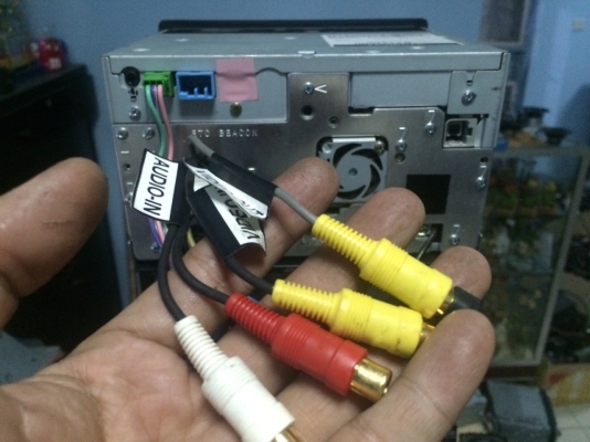 ADDZEST MAX540HD จอ6.5นิ้ว ทัชสกรีน HDD30GB CD-RW AUX เมมโมรี่โซนี่ ระบบบันถึงCDลงฮาร์ดิส มาพร้อมสายAUXและVEDIO INต่อกล่องทีวีดิจิตอลได้ Made in Japan มือ2 ญี่ปุ่น