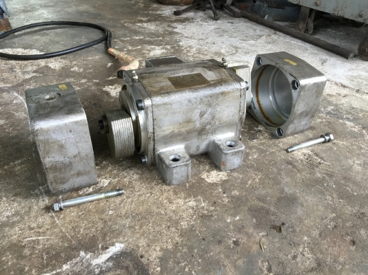 Sell> ขายมอเตอร์เขย่า ของดีมีคุณภาพ มาจากเยอรมันนี Germany ขนาด 1 แรงม้า ไฟ 380V. ใช้งานได้ทันที