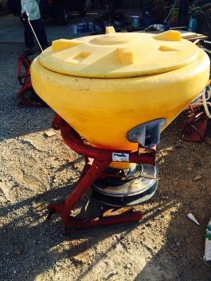 ขายเครื่องหว่านปุ๋ย ขายเครื่องหว่านปุ๋ย