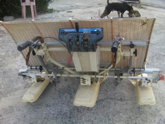 รถดำนา4แถว yanma ตามสภาพเก่าญี่ปุ่นรุ่น YB450 พร้อมใช้งาน ราคา23,000บาท