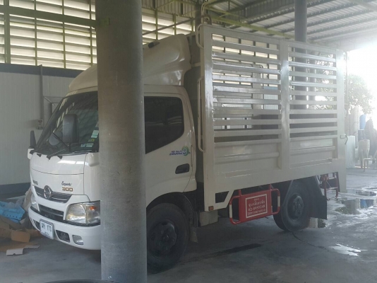 ขายรถไม่ติดเวลา new hino exprert 4 ล้อ