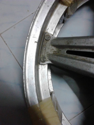 ล้อ ss1 สภาพดี ไม่ดุ้ง ลดได้นิดหน่อย ล้อ ss1 สภาพดี ไม่ดุ้ง ลดได้นิดหน่อย