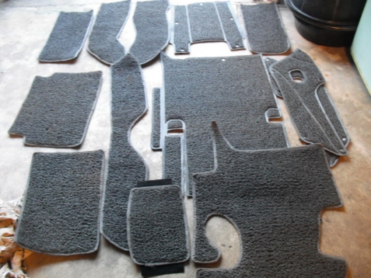 ขายพรมปูพื้นรถยนต์