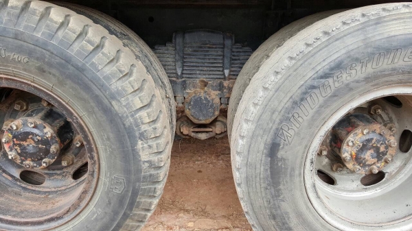 ขาย 10 ล้อดั้ม หลงเทอร์โบ FN527M-TF เครื่อง 6D16 220 แรงม้า เกียร์ 10 สปีด คัสซีสวยตลอดเส้น ช่างล่างเบรคใหญ่ แอร์เย็น ทะเบียนพร้อมโอนครับ