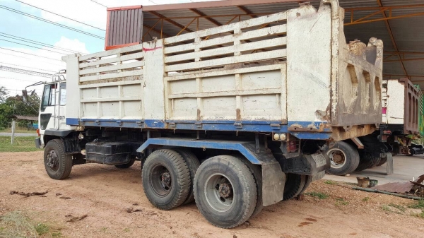 ขาย 10 ล้อดั้ม หลงเทอร์โบ FN527M-TF เครื่อง 6D16 220 แรงม้า เกียร์ 10 สปีด คัสซีสวยตลอดเส้น ช่างล่างเบรคใหญ่ แอร์เย็น ทะเบียนพร้อมโอนครับ