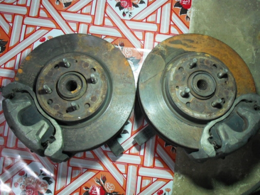 ขายดิสเบลกพร้อมคอม้า มาทั้งดุมครับของโตโยต้าครับ