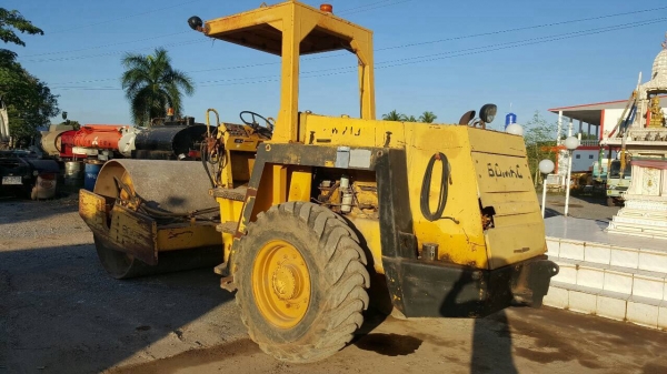 ขาย รถบดสั่นสะเทือน 4X4 BOMAG BW 213 เอกสารใบอินวอยซ์ รถสวยพร้อมใช้ ราคาต่อรองได้ครับ ขาย รถบดสั่นสะเทือน 4X4 BOMAG BW 213 เอกสารใบอินวอยซ์ รถสวยพร้อมใช้ ราคาต่อรองได้ครับ