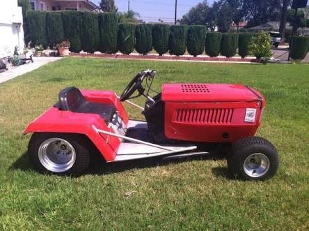 ขายรถตัดหญ้าแบบนั่งขับของต่างประเทศ