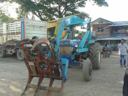 ขาย รถไถฟอร์ด 6600 T6 ติดคีบอ้อยสยามคอมไบด์ เอกสารเล่มทะเบียนครบ รถพร้อมใช้ ราคาต่อรองได้