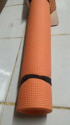 แผ่นยาง PVC ปูพื่นสำหรับเล่นกี่ฬาหรือโยคะ ขนาด 1.71 * 0.61 หนา 3.5 มม.