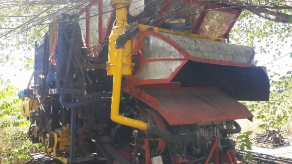 ขายตามสภาพรถเกี่ยวข้าว เครื่อง185โบว์ ช่วงล่าง10ปั๊มไดกิ้น22 สภาพติดได้เกี่ยวได้เช็คระบบ อุ้ม2ตัน