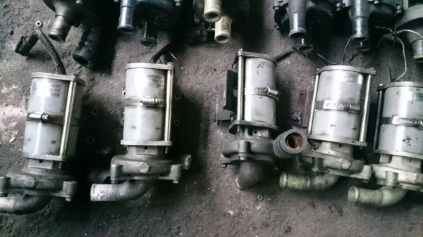 ปั๊มน้ำโม่ปูน DC 24 Volt ญีปุ่น สภาพสวย ๆ ครับ ปั๊มน้ำโม่ปูน DC 24 Volt ญีปุ่น สภาพสวย ๆ ครับ