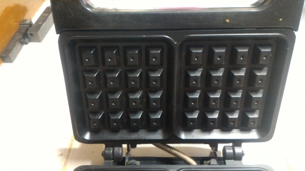เตาปิ่งทำขนม WAFFLE  MAKER  หน้าเตาเคลื่อบกันขนมติดมีแผ่นความร้อนสองด้าน