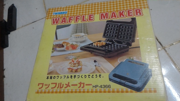 เตาปิ่งทำขนม WAFFLE  MAKER  หน้าเตาเคลื่อบกันขนมติดมีแผ่นความร้อนสองด้าน