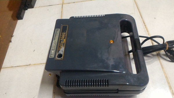 เตาปิ่งทำขนม WAFFLE  MAKER  หน้าเตาเคลื่อบกันขนมติดมีแผ่นความร้อนสองด้าน