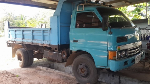 ขาย6ล้อดัมพ์ อีซูซุks110 ฝาขาวกระบะยาว3.90แชชซีสวย แอร์เย็นเครื่องดี พ.เพาเวอร์ เอกสารเล่มทะเบียนพร้อมโอน ขาย6ล้อดัมพ์ อีซูซุks110 ฝาขาวกระบะยาว3.90แชชซีสวย แอร์เย็นเครื่องดี พ.เพาเวอร์ เอกสารเล่มทะเบียนพร้อมโอน