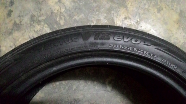 ยาง HANKOOK 205/45ZR17 ปี13
