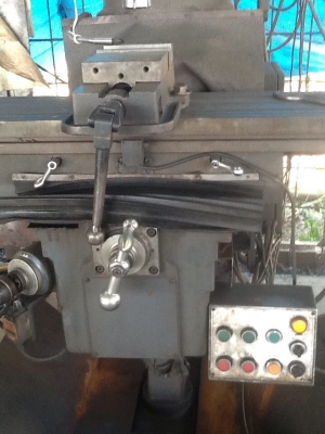 ขายแท่นกลึงกับเครื่องมิลลิ่ง รวม 2 เครื่อง ราคา 300000