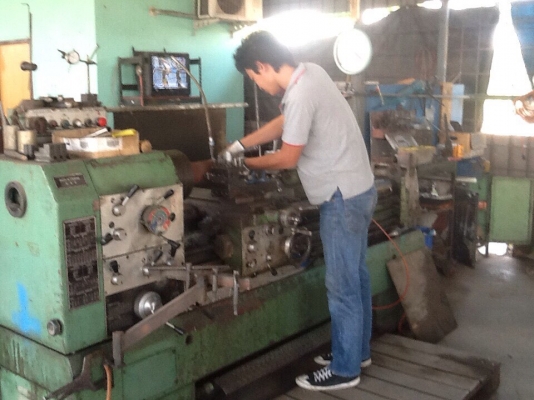 ขายแท่นกลึงกับเครื่องมิลลิ่ง รวม 2 เครื่อง ราคา 300000