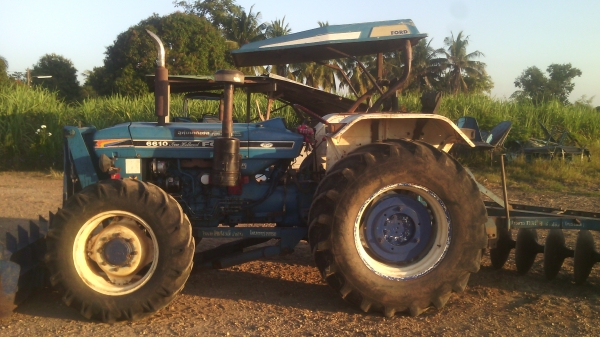 ขายรถไถฟอรด  6610  สองเพลา  คานหน้าคาลาโล่   มีทะเบียนพร้อมโอน