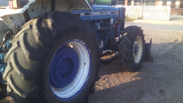 ขายรถไถฟอรด  6610  สองเพลา  คานหน้าคาลาโล่   มีทะเบียนพร้อมโอน