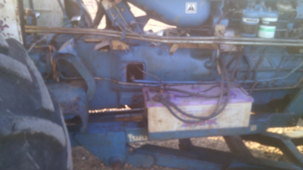 ขายรถไถฟอรด  6610  สองเพลา  คานหน้าคาลาโล่   มีทะเบียนพร้อมโอน