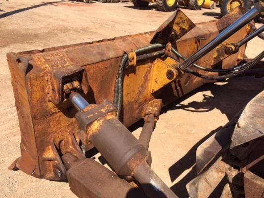 ขายรถดันดิน KOMATSU D60P-6 รถนอกนำเข้าเองจากญี่ปุ่น สภาพสวยพร้อมใช้งาน มีVDOการทำงานครับ ขายรถดันดิน KOMATSU D60P-6 รถนอกนำเข้าเองจากญี่ปุ่น สภาพสวยพร้อมใช้งาน มีVDOการทำงานครับ