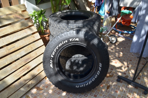 ขายยาง BF goodrich A/T 265/70 R16 ขายทีิ้งเลยคับ..ขี้เกียจเก็บ ขายยาง BF goodrich A/T 265/70 R16 ขายทีิ้งเลยคับ..ขี้เกียจเก็บ