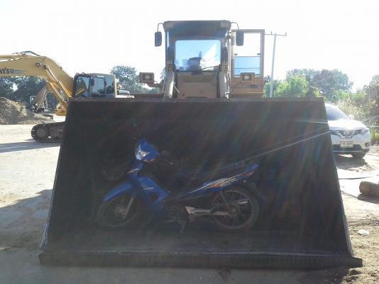 รถตักใหญ่ volvo L120B รถตักใหญ่ volvo L120B