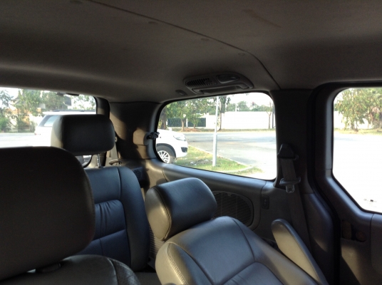 2001 Kia 2.4 คานิวัล เครื่องเดิม auto แก็สหัวฉีด ขับดี 140000