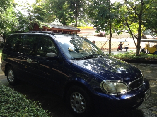 2001 Kia 2.4 คานิวัล เครื่องเดิม auto แก็สหัวฉีด ขับดี 140000